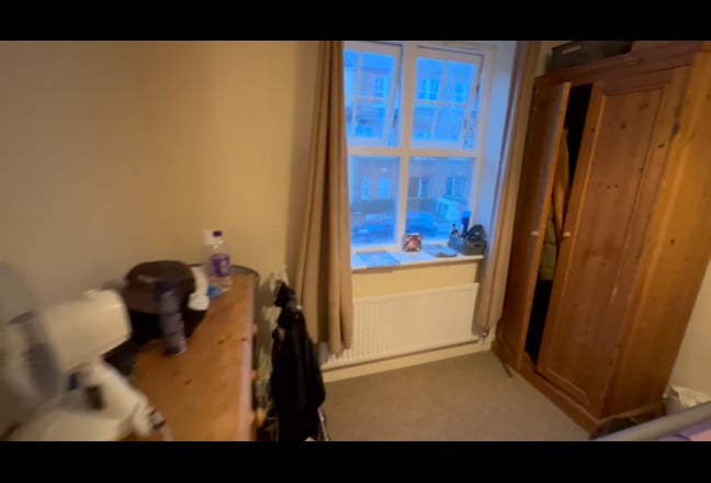 31/05 Clapham North - 2min Clapham North Station Main Photo