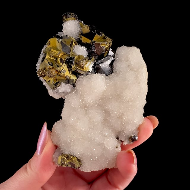 Sphalerite coated by Chalcopyrite on Quartz