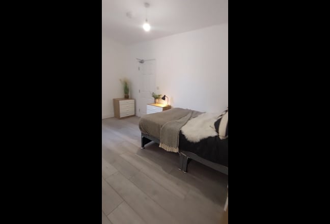 Ensuite Studio Room In City Centre Main Photo