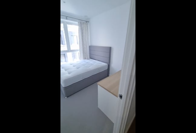 Modern Double Room 10 mins from Brent Cross Main Photo