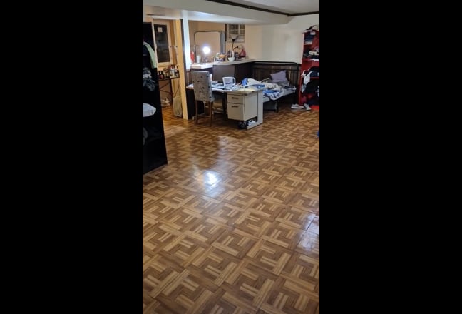 Large 1125 sq ft Basement With Private Bathroom Main Photo