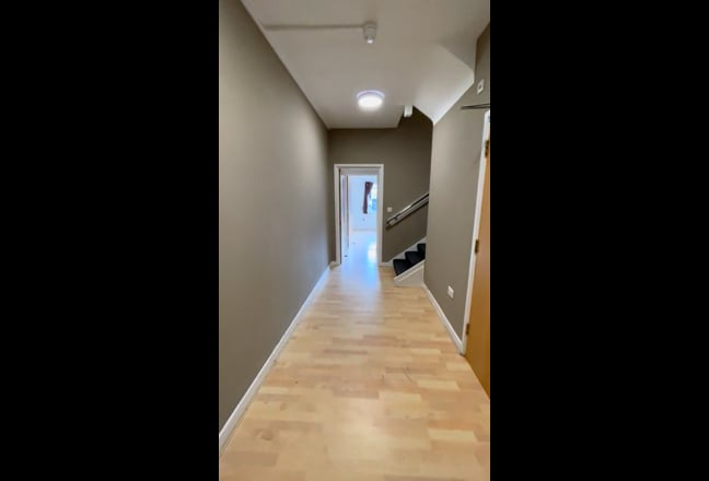 Video 1: Canal side of the flat