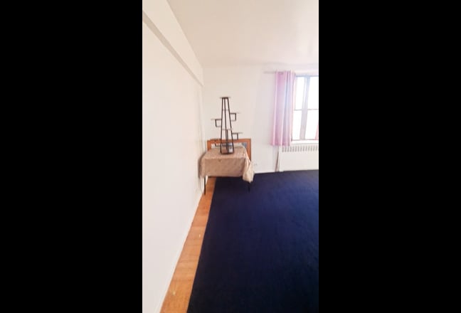 Room & private bathroom. Main Photo