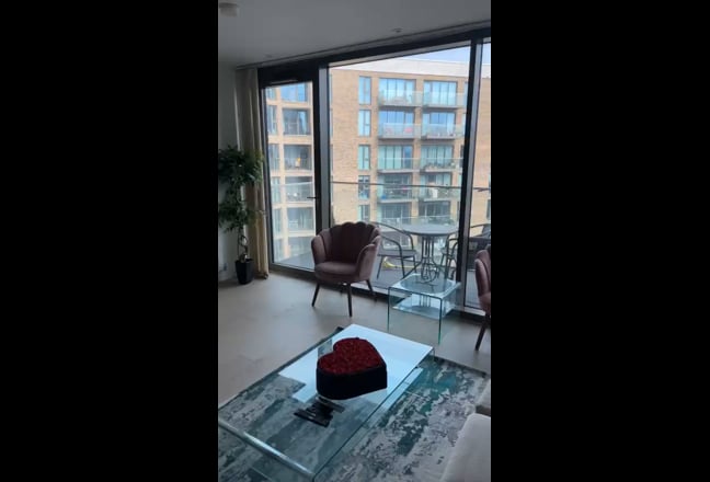 Luxury 2bed apart Royal Docks Main Photo