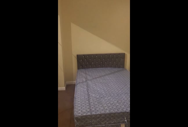 Room To Rent  Main Photo