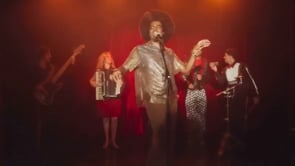 Cena "Fuzuê" (TV Globo) - Bartô canta para Luna e Miguel