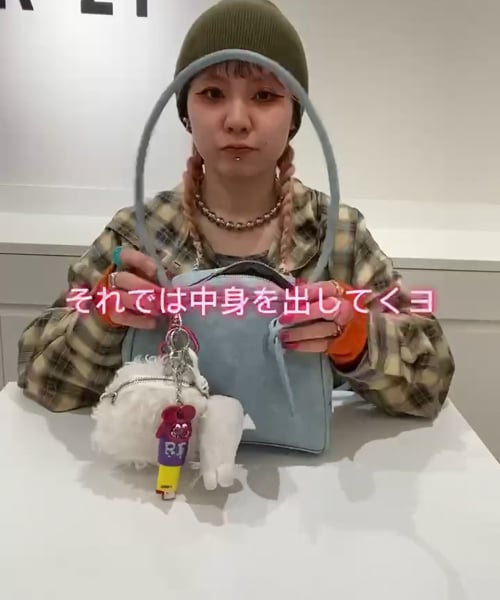 一部カラー追加予約】ハートチャーム付き合皮ボストンバッグ