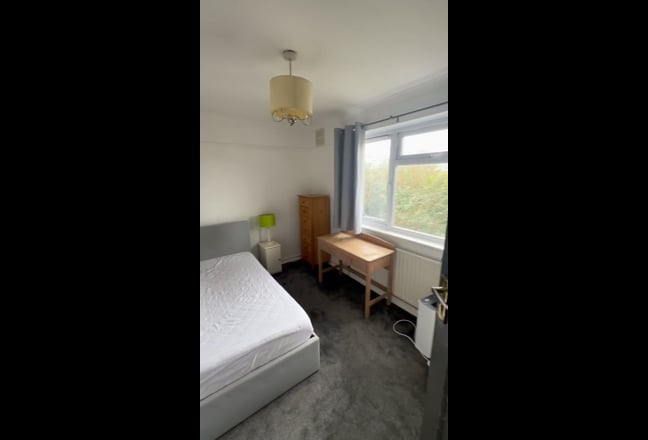 Room in 2 bed flat available✌🏿 Main Photo