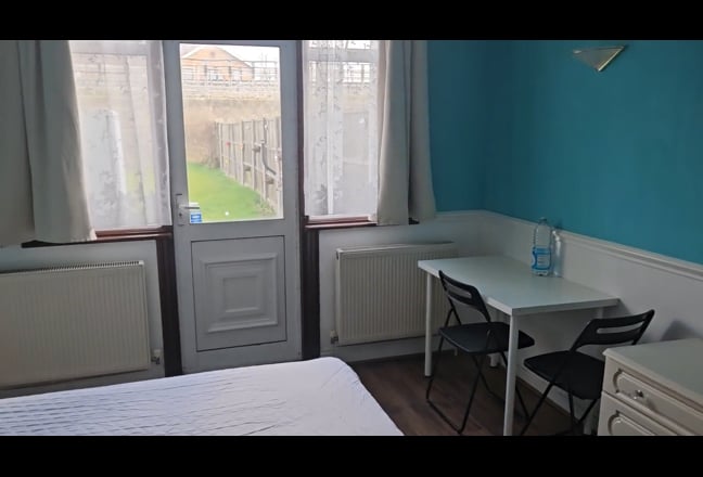 Lovely Double Room in Harrow  Main Photo