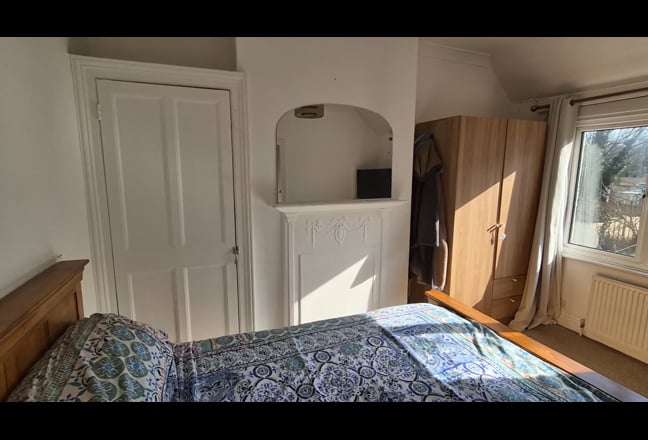 Large Double Bedroom with adjoining office Main Photo