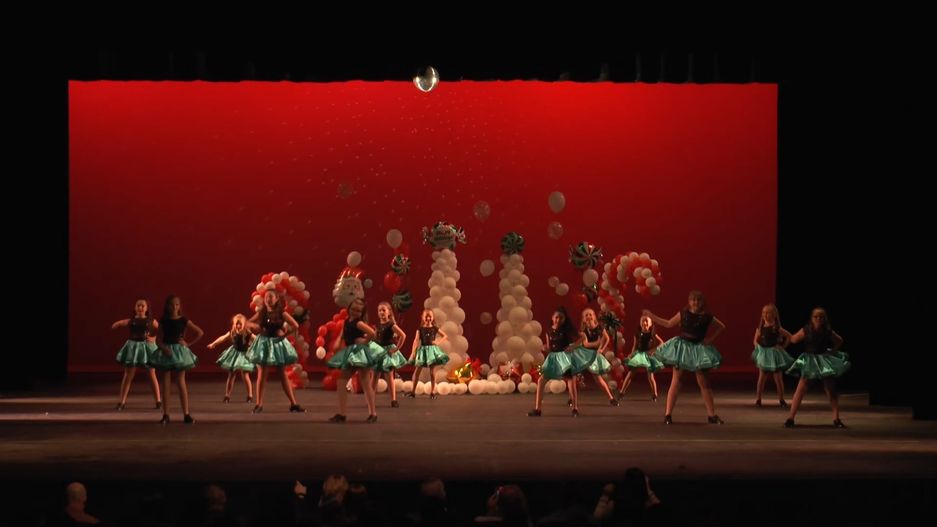 Full Show (No Close-Ups)
