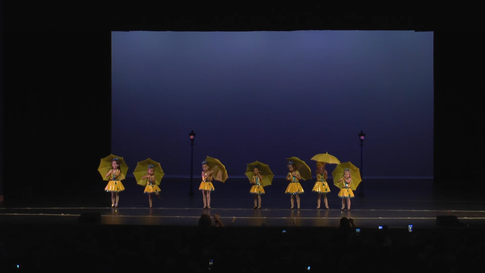 Full Show (No Close-ups)