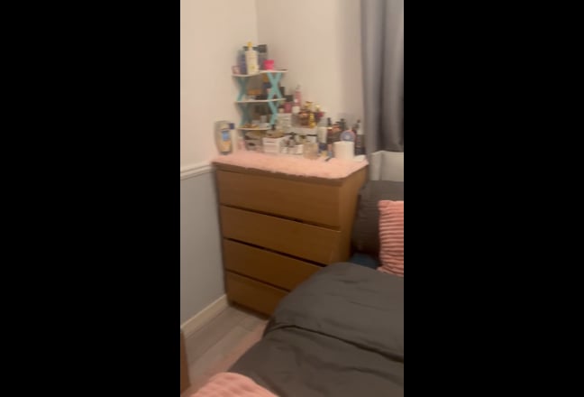  *Female  preferred*   Erith   room   for   rent Main Photo