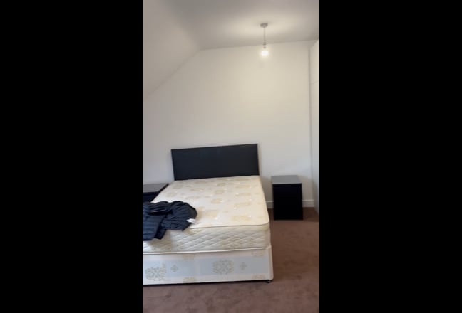 Newly furnished rooms for rent Main Photo