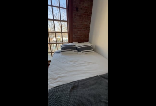 • Beautiful Renovated One Bedroom with a Balcony Main Photo