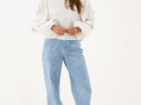 White blouse with ruffle & roses | My Jewellery 