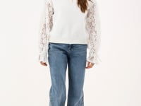 White sweater with lace sleeves | My Jewellery