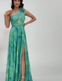 Video: Long gown with asymmetrical neckline and floral print