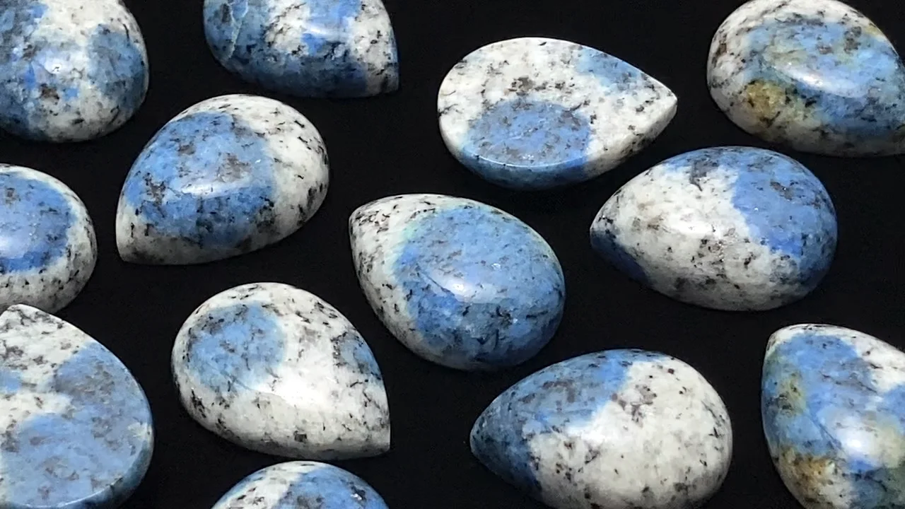 動画】ヒマラヤ産K2アズライト ペアシェイプ カボション18×13mm 2個