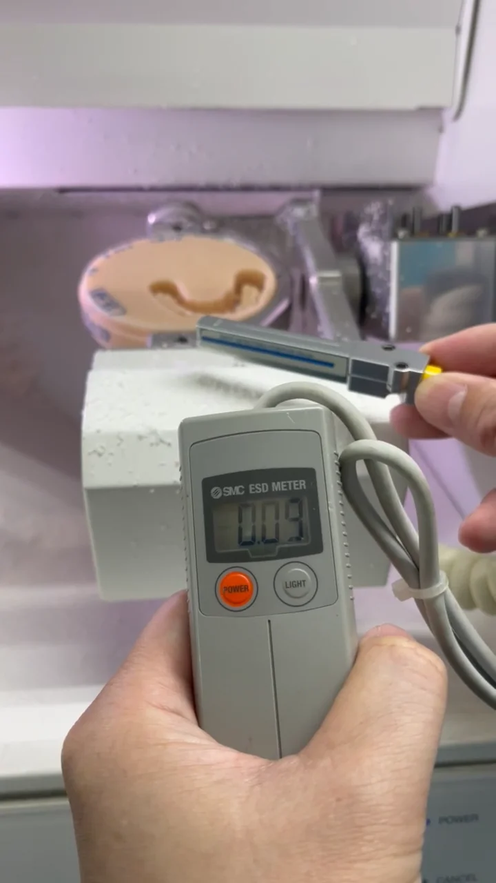 miniION2　イオナイザ− mn-IoN ミニイオナイザー 電子天びん用 約470g 1個 アズワン