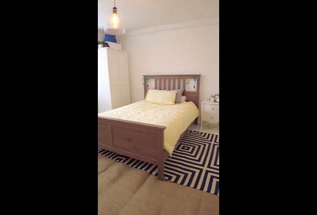 Bright and sunny double room in South Woodford Main Photo