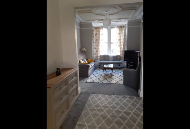 Video 1: front sitting-rooms