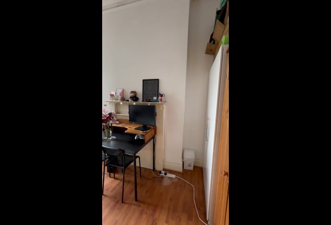 Spacious, Bright Room – All Bills Included Main Photo