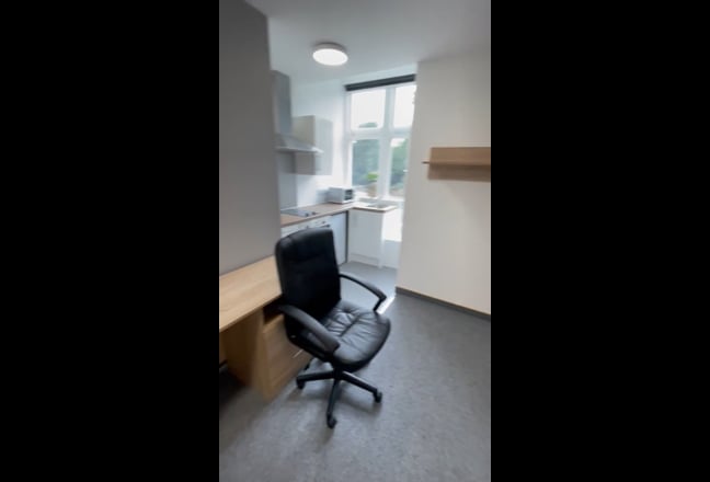 Studio all bills Inc-3 mins to UoL Main Photo