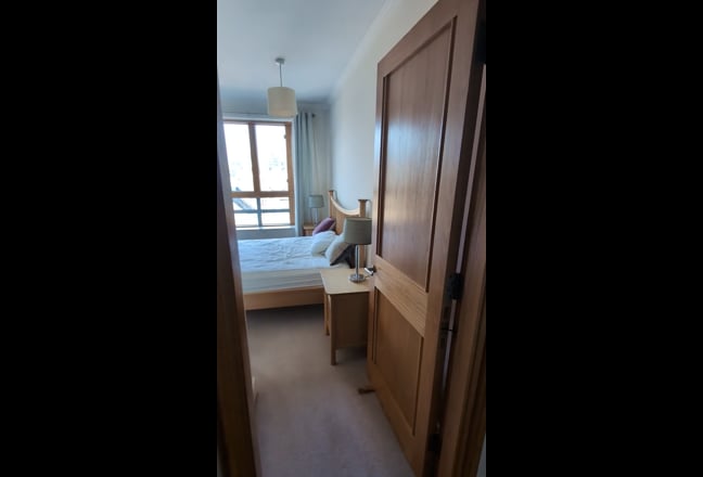 Large en suite Bedroom in Wapping Main Photo
