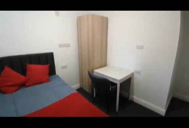 🏡 Rooms Available Now & for 2025–2026! 🎓💼 Main Photo