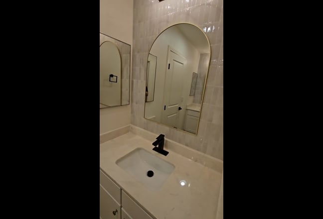 Rooms for Rent! Gated Community  Main Photo