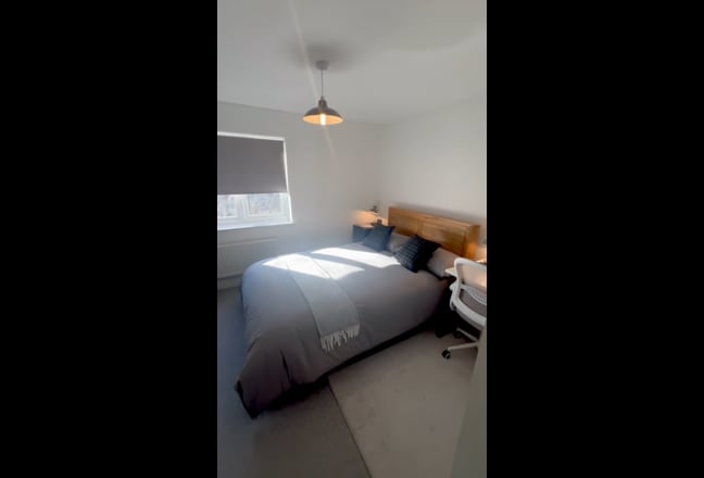 Modern Double Room (House) – All Bills Inc. Main Photo