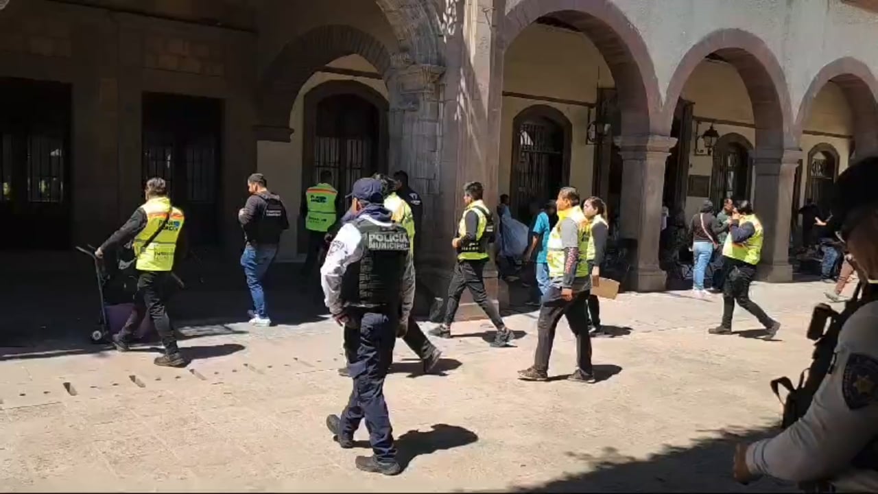 Comerciantes ambulantes agreden a personal municipal que ejecutaba operativo