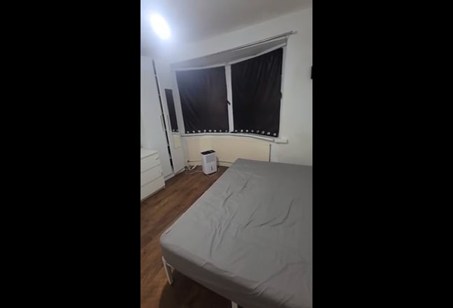 Double   room  available in  4bed sharing house  Main Photo