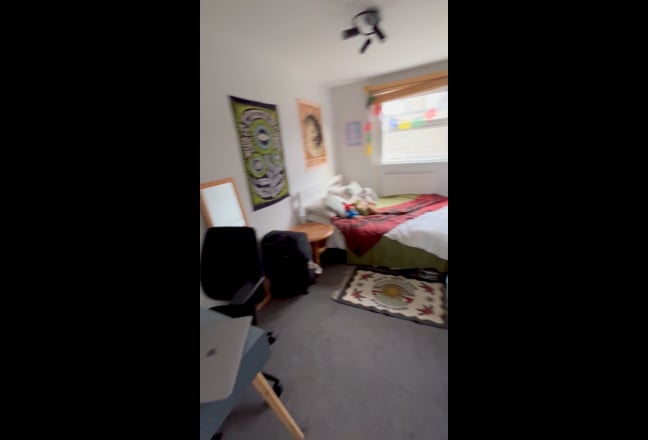 Double Room in Spacious 2 Bed Flat, Zone 2 💗🏡 Main Photo