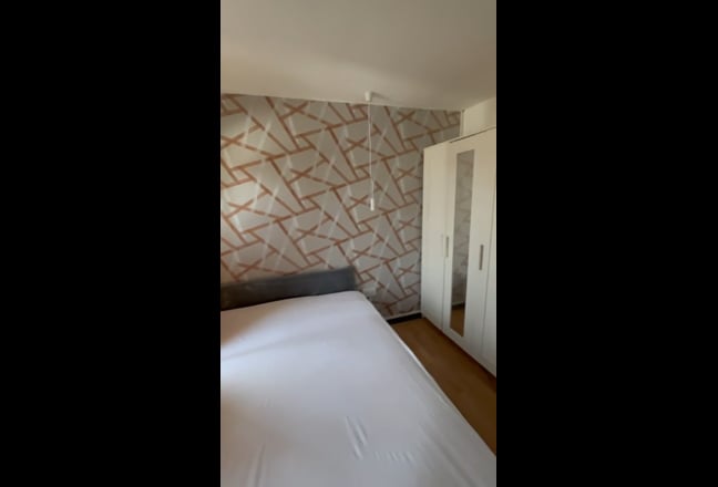 Studio Flat in Wembley Area(Only Eletricity Topay) Main Photo