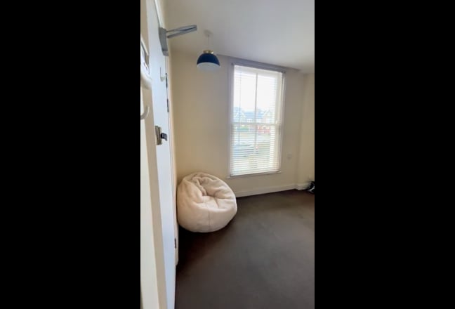One Bedroom Flat in Zone 2 Main Photo