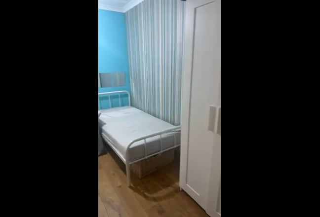 Sharing room for rent Main Photo