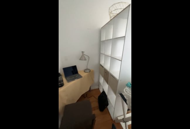 Tiny room, mini-mansion, lots of extras. Main Photo