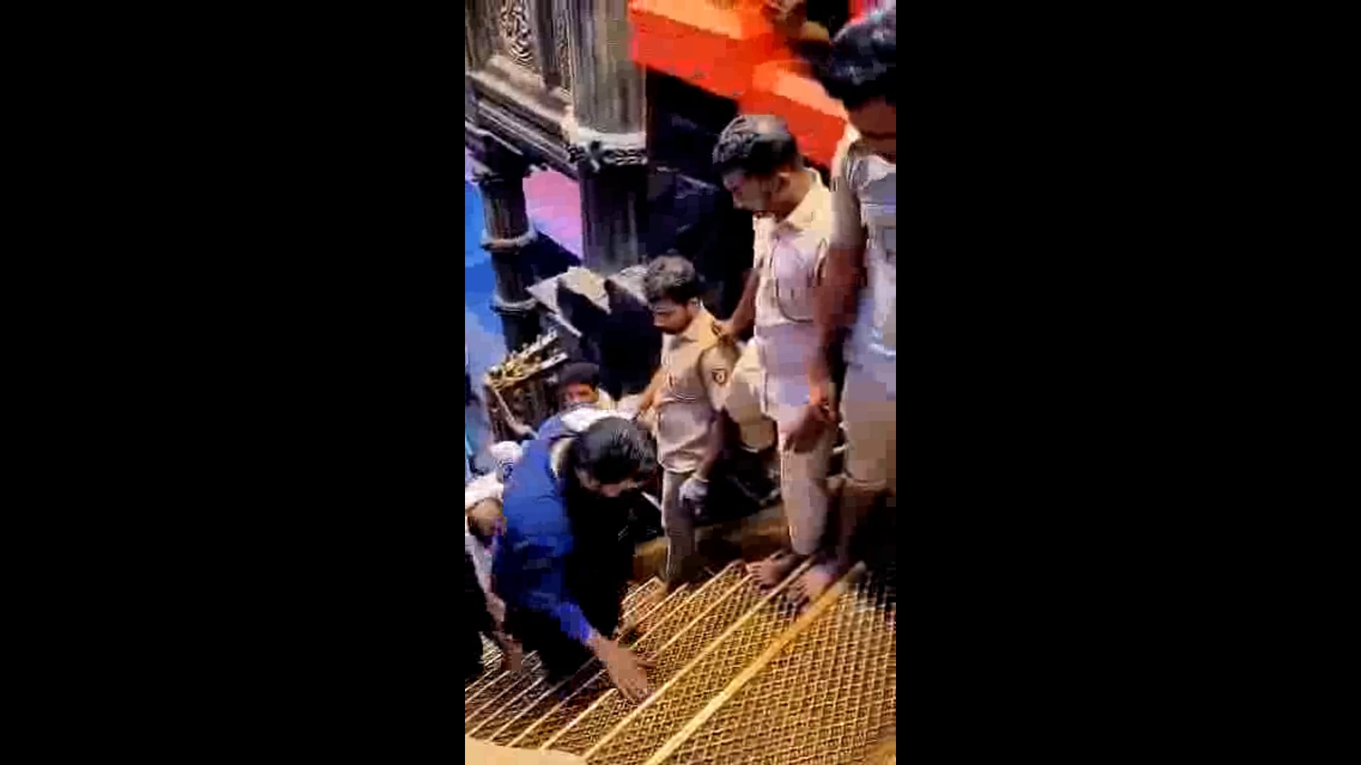 Popular actor Mohanlal visited Lord Ayyappa in Sabarimala #entertainment