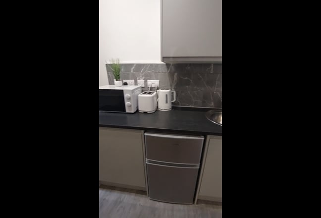 Ensuite Studio Room On Oundle Road Main Photo