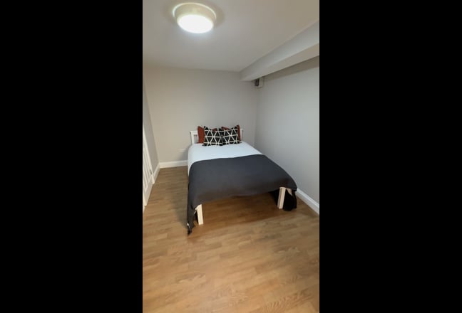 Newly Refurbished Studio Located in SE18 Main Photo