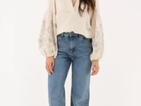 White embroidery blouse with V-neckline & puff sleeves | My Jewellery