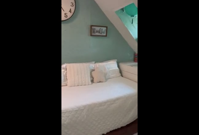 Seeking Female Roommate Main Photo