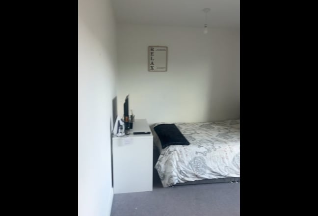 Modern Apartment - Southeast London Main Photo