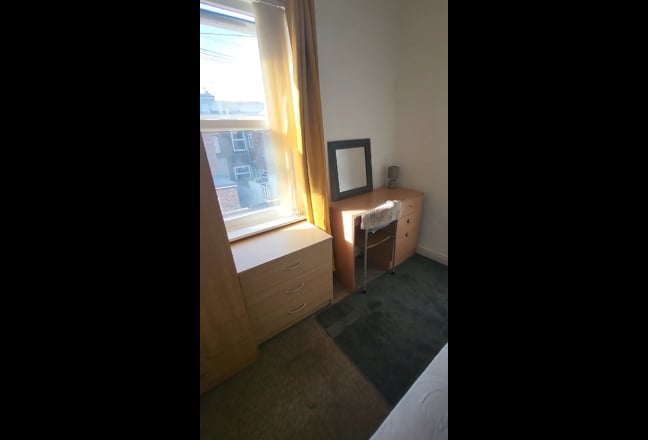 All bills inclusive, &pound;400 single room Main Photo