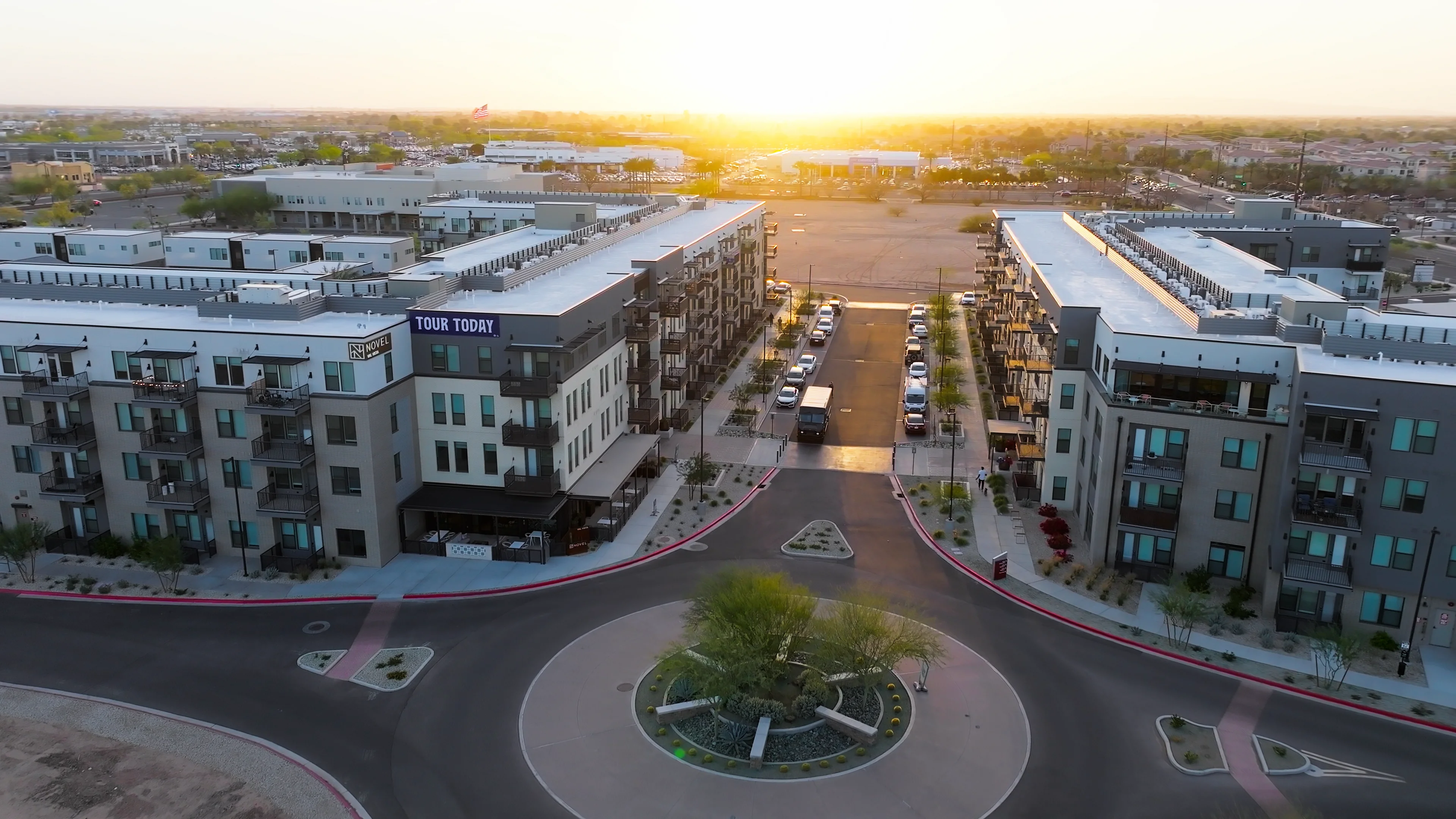 Novel Val Vista Square