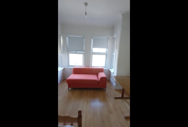 Very large bedroom between Leyton and Leytonstone Main Photo