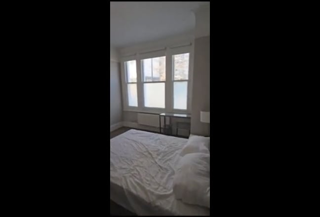 Spacious En Suite in Lovely Brixton Home SW9 Main Photo