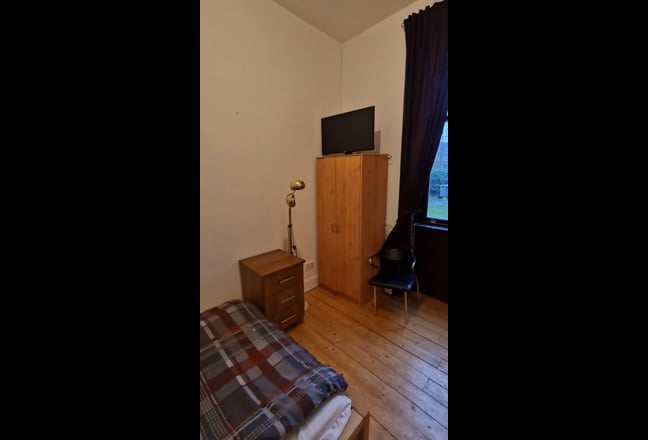 Superb Studio Shawlands Price Includes All Bills Main Photo